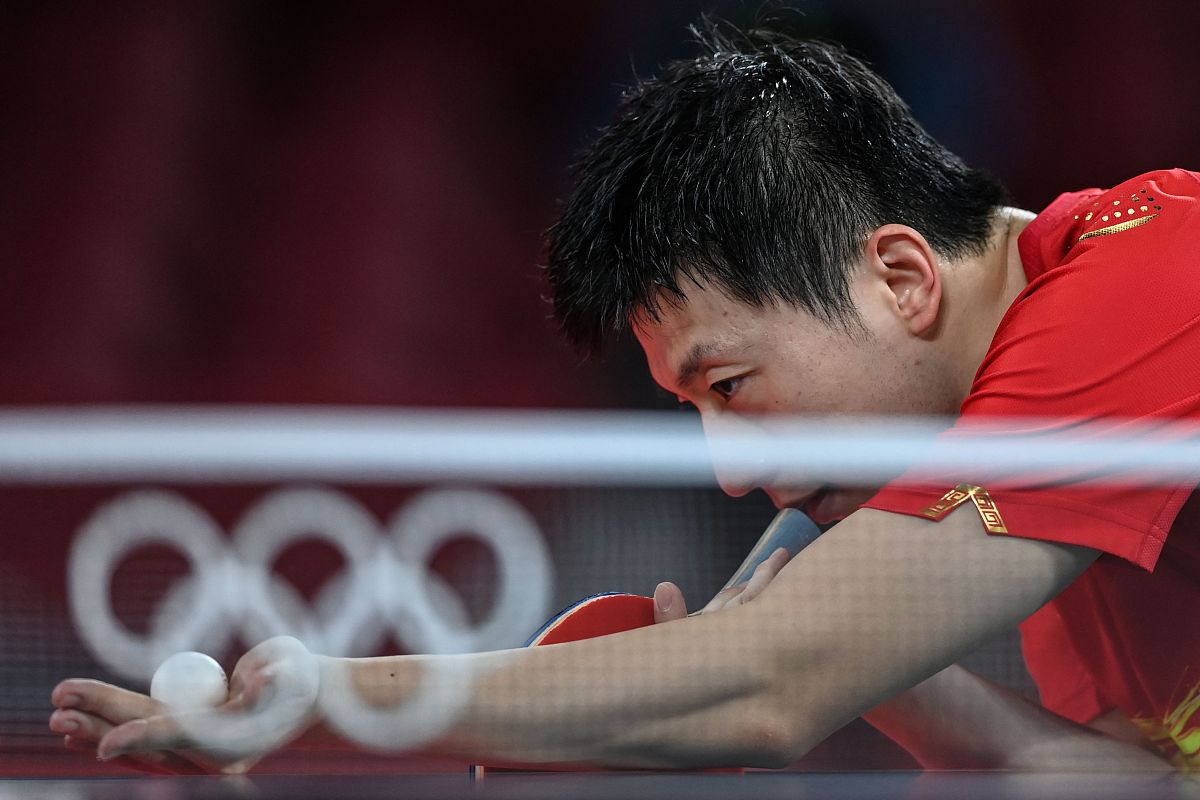 -关于中国乒乓球队横扫英国乒乓球队，马龙统治全场的信息